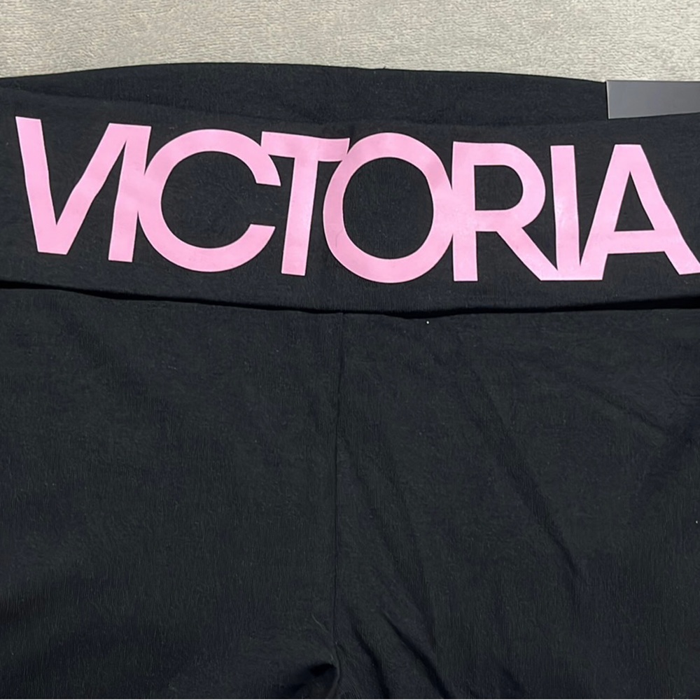 Brand new (in bag still)  flare bottom leggings size medium. So cute!:)